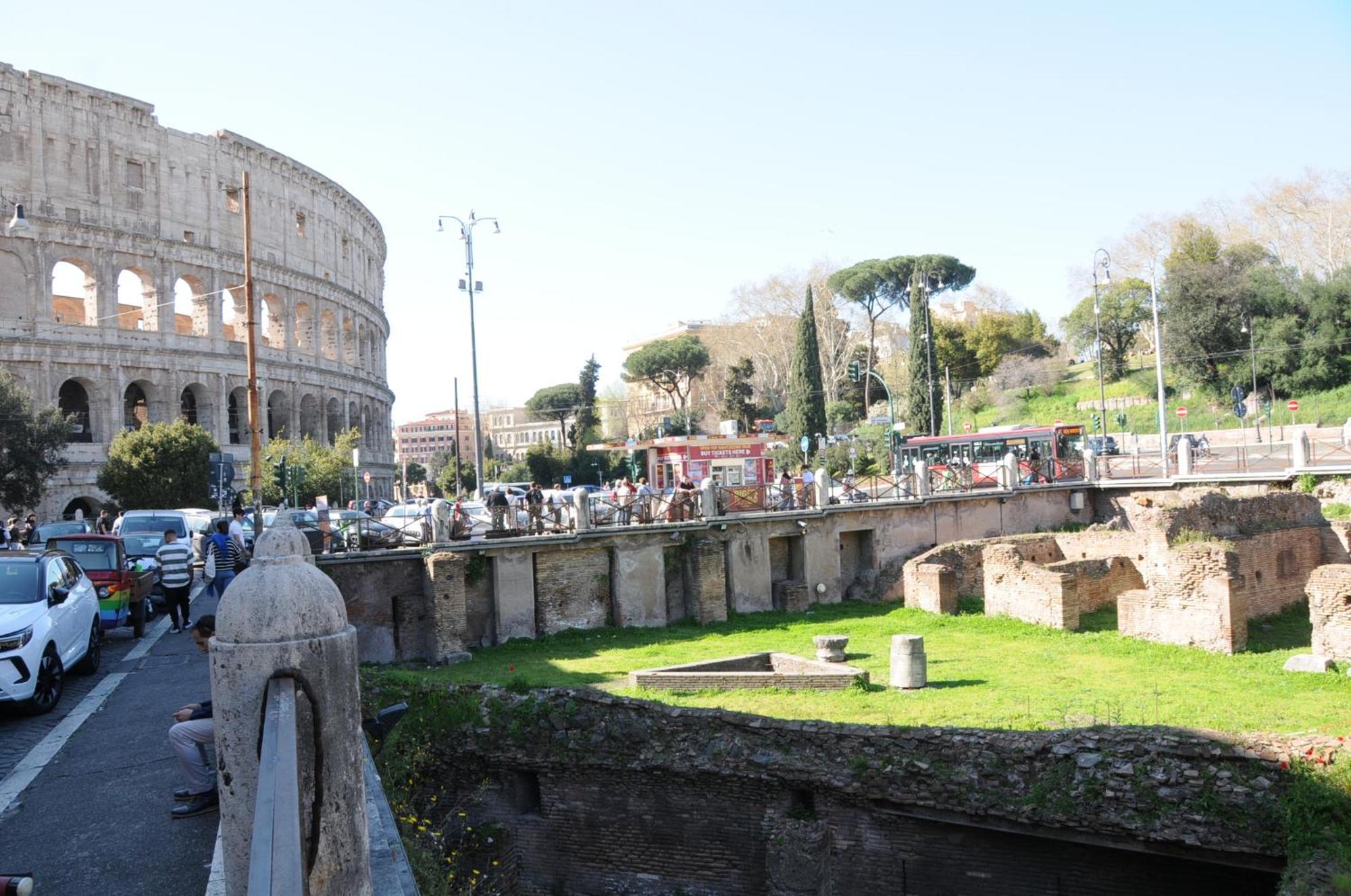 A Casa Di Lu, Al Colosseo - Guest House Rom Exteriör bild