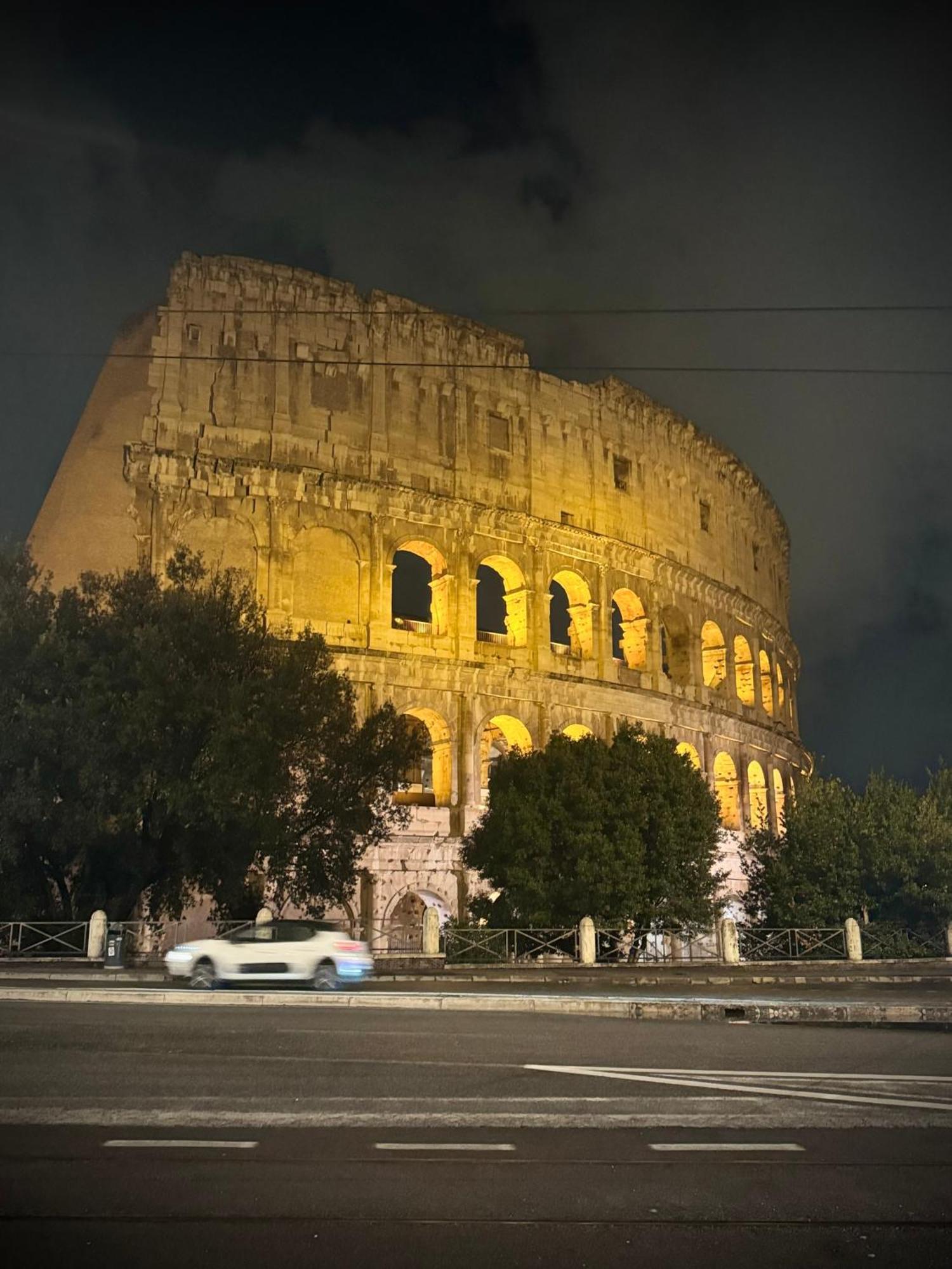 A Casa Di Lu, Al Colosseo - Guest House Rom Exteriör bild